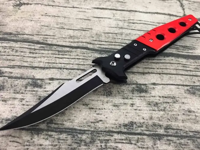 Dao bấm là gì? Mang theo dao bấm bên người có vi phạm pháp luật hay không?