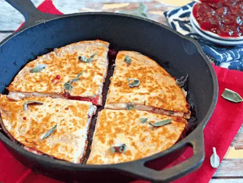 Lạ Miếng Với Bánh Quesadilla Gà Và Pho-Mai, Dăm Bông