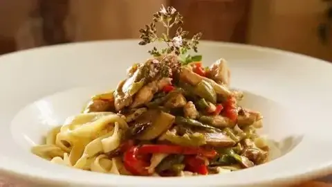 Món Lườn Gà Sốt Kem & Nấm