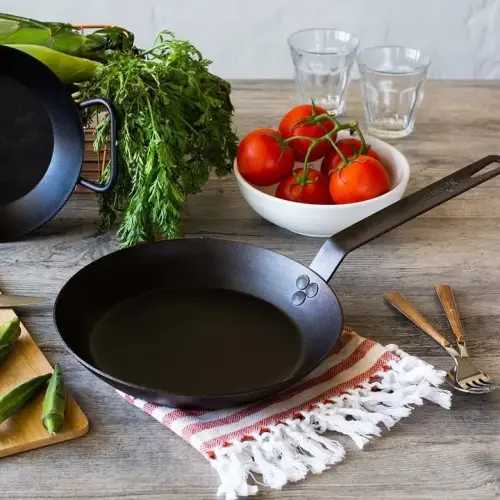 Những Điều Mà Ai Đang Yêu Thích Chảo Gang Nên Biết Về Chảo Thép Cac-Bon